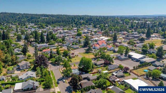 305 Mill St, Silverton, OR 97381