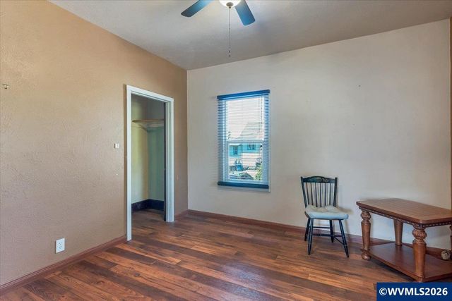 305 Mill St, Silverton, OR 97381