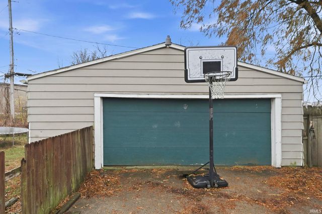 1406 Bethany Lane, Fort Wayne, IN 46825