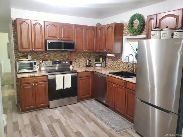 117 N Coleman Road, Centereach, NY 11720