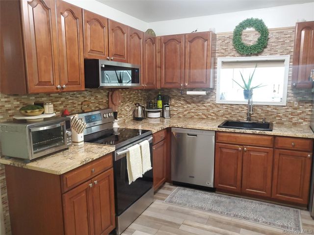 117 N Coleman Road, Centereach, NY 11720