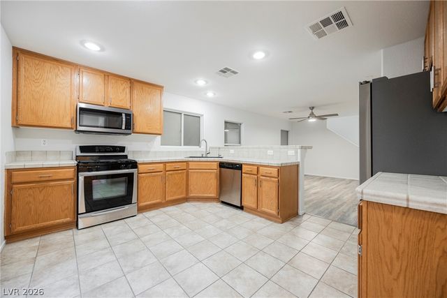 445 Royal Bridge Drive, Las Vegas, NV 89178