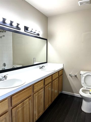 11807 Chetman Drive B, Houston, TX 77065