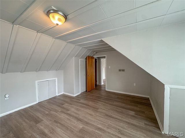 9833 Zykan Drive, Overland, MO 63114