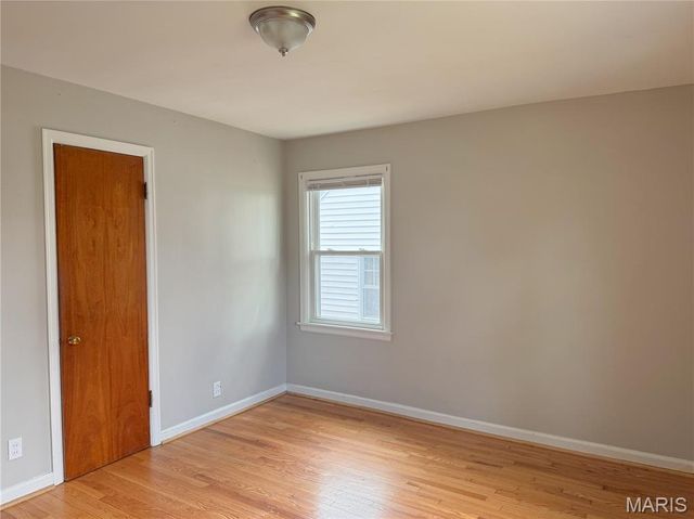 9833 Zykan Drive, Overland, MO 63114