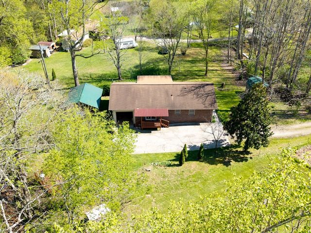 496 Jackie Cove Road, Hayesville, NC 28904
