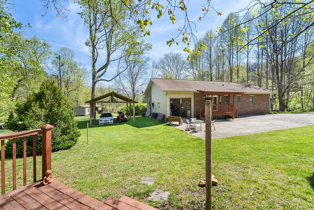496 Jackie Cove Road, Hayesville, NC 28904