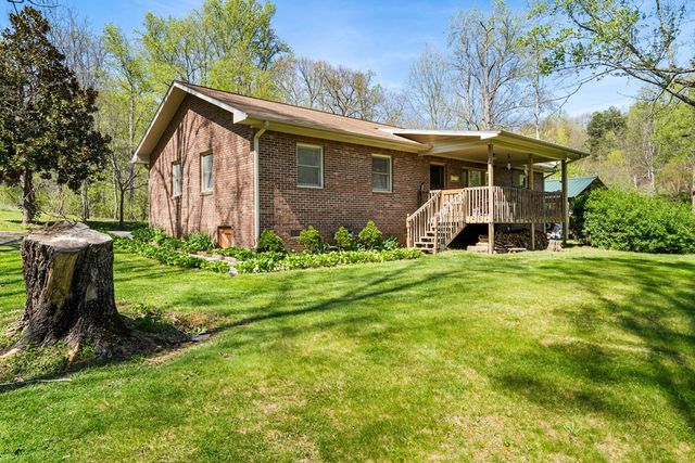 496 Jackie Cove Road, Hayesville, NC 28904
