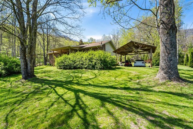 496 Jackie Cove Road, Hayesville, NC 28904