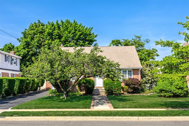 2453 Aberdeen Street, East Meadow, NY 11554