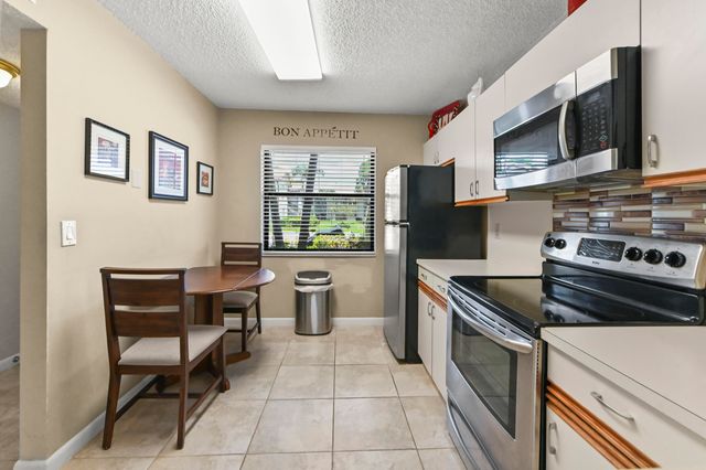7618 Tahiti Lane 106, Lake Worth, FL 33467