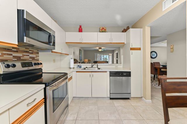 7618 Tahiti Lane 106, Lake Worth, FL 33467