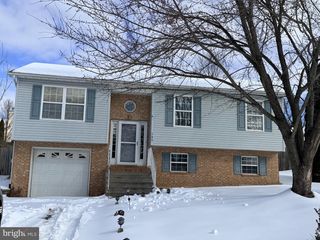 137 WOODROW RD, Winchester, VA 22602