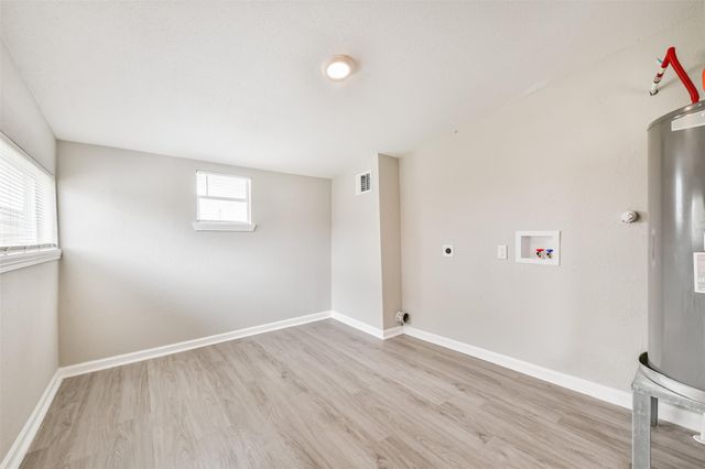 821 Robertson Street, Clute, TX 77531