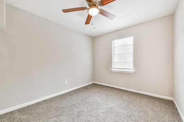 821 Robertson Street, Clute, TX 77531