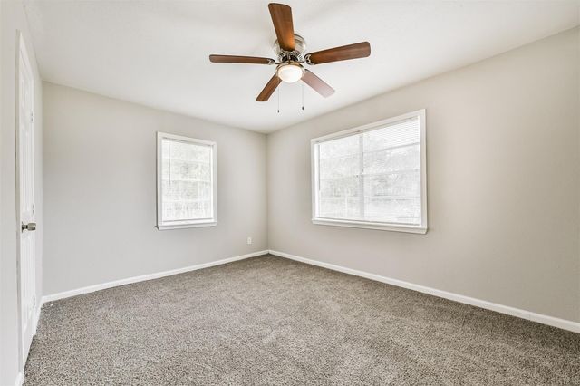 821 Robertson Street, Clute, TX 77531