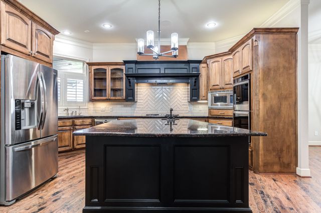 1102 N 14th Street, Wolfforth, TX 79382