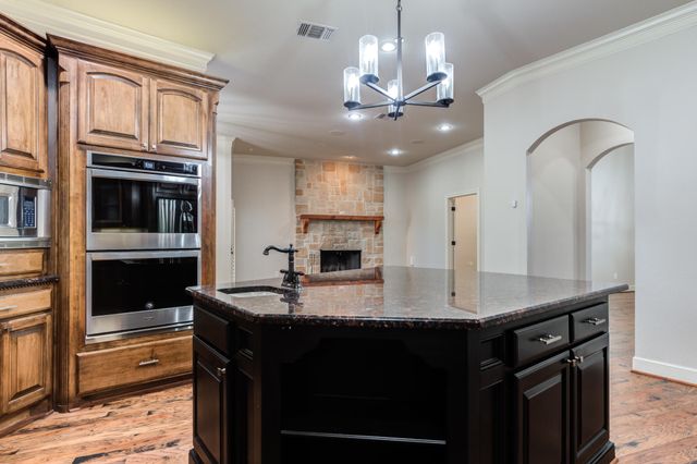 1102 N 14th Street, Wolfforth, TX 79382