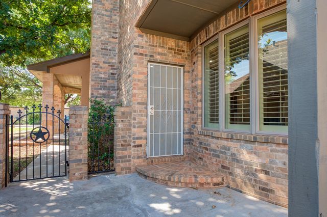 1102 N 14th Street, Wolfforth, TX 79382