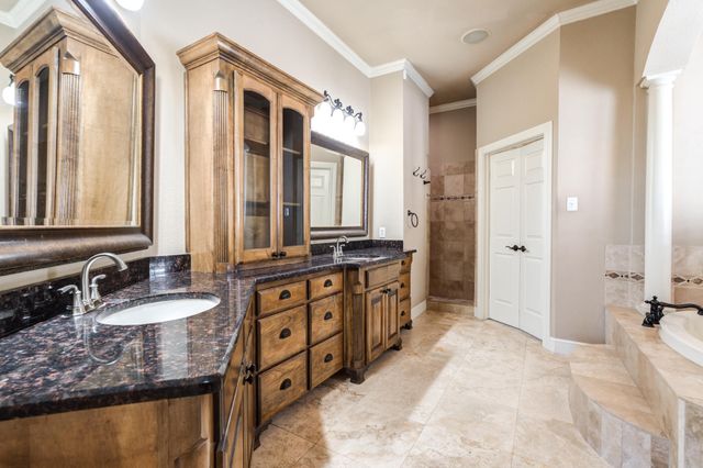 1102 N 14th Street, Wolfforth, TX 79382