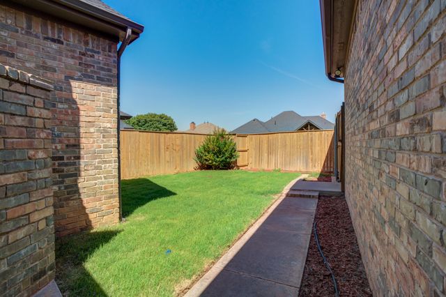 1102 N 14th Street, Wolfforth, TX 79382