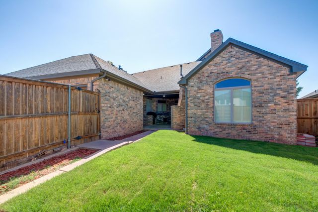 1102 N 14th Street, Wolfforth, TX 79382