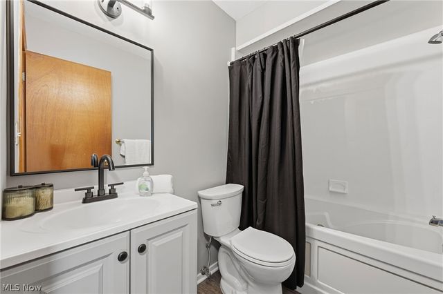 8420 Columbia Road, Olmsted Falls, OH 44138
