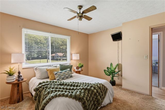 8420 Columbia Road, Olmsted Falls, OH 44138