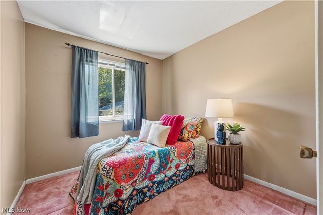 8420 Columbia Road, Olmsted Falls, OH 44138