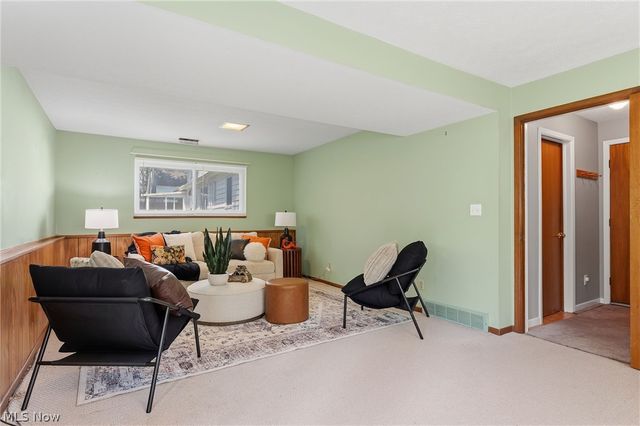 8420 Columbia Road, Olmsted Falls, OH 44138
