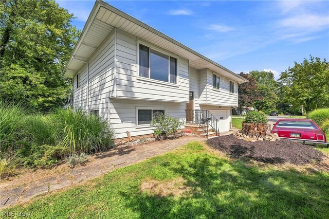 8420 Columbia Road, Olmsted Falls, OH 44138