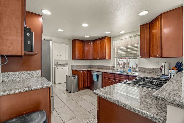 5444 Peacock Lane, Riverside, CA 92505