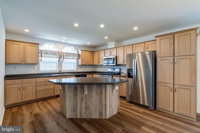 426 EASTWOOD LN, Lancaster, PA 17601