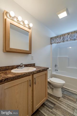 426 EASTWOOD LN, Lancaster, PA 17601