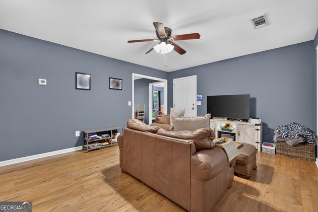 3548 Lakeview Drive, Gainesville, GA 30501