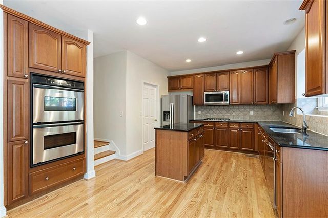 12489 Huntington Trace Lane, Alpharetta, GA 30005