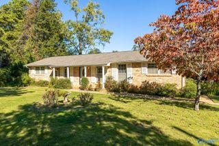 6112 Stratford Court NW, Huntsville, AL 35806