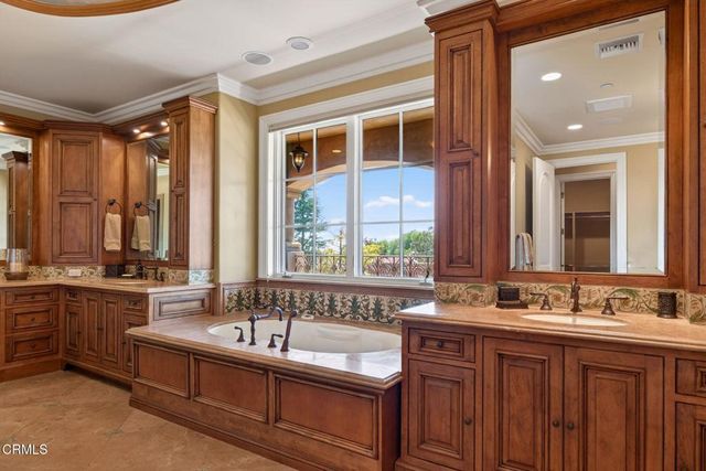 3262 Calle De Marejada, Camarillo, CA 93010
