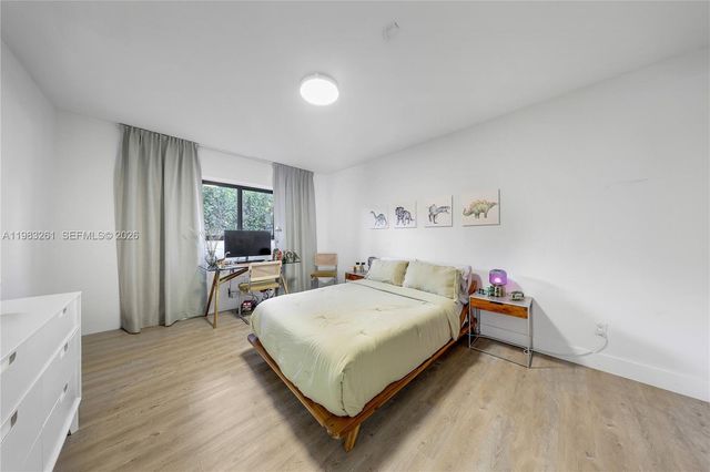 10610 NE 11th Ave, Miami Shores, FL 33138