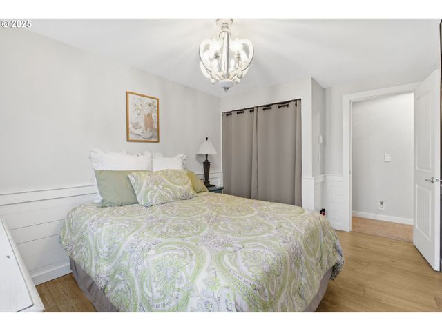 353 72ND St, Springfield, OR 97478