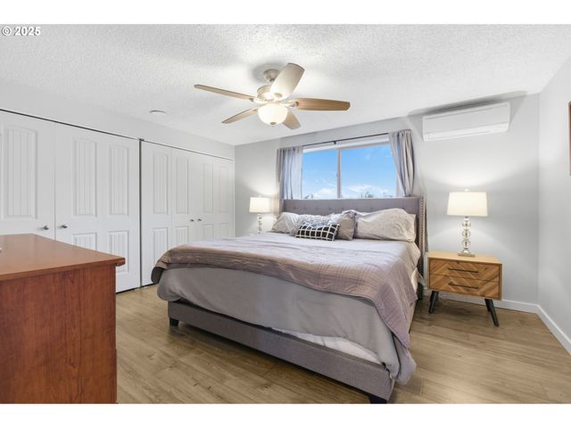 353 72ND St, Springfield, OR 97478