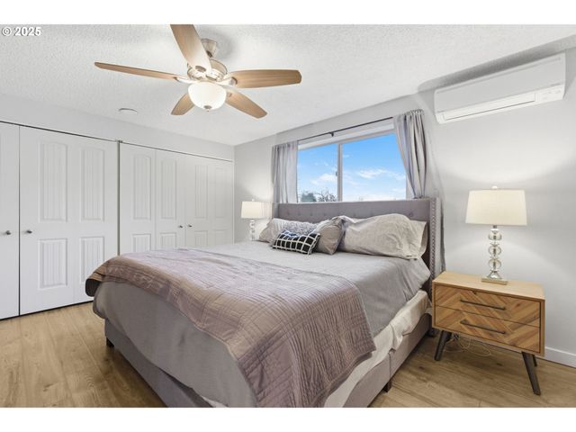 353 72ND St, Springfield, OR 97478