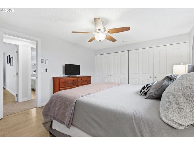 353 72ND St, Springfield, OR 97478