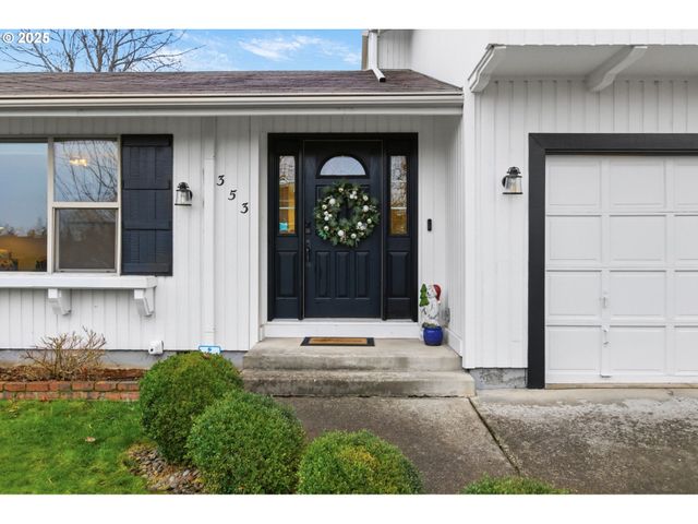 353 72ND St, Springfield, OR 97478