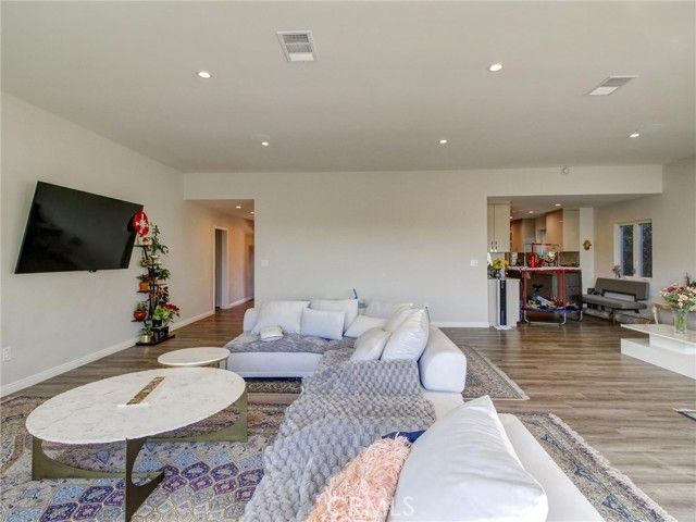4148 Camino De La Cumbre, Sherman Oaks, CA 91423