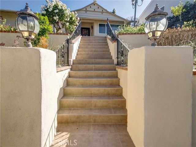 4148 Camino De La Cumbre, Sherman Oaks, CA 91423