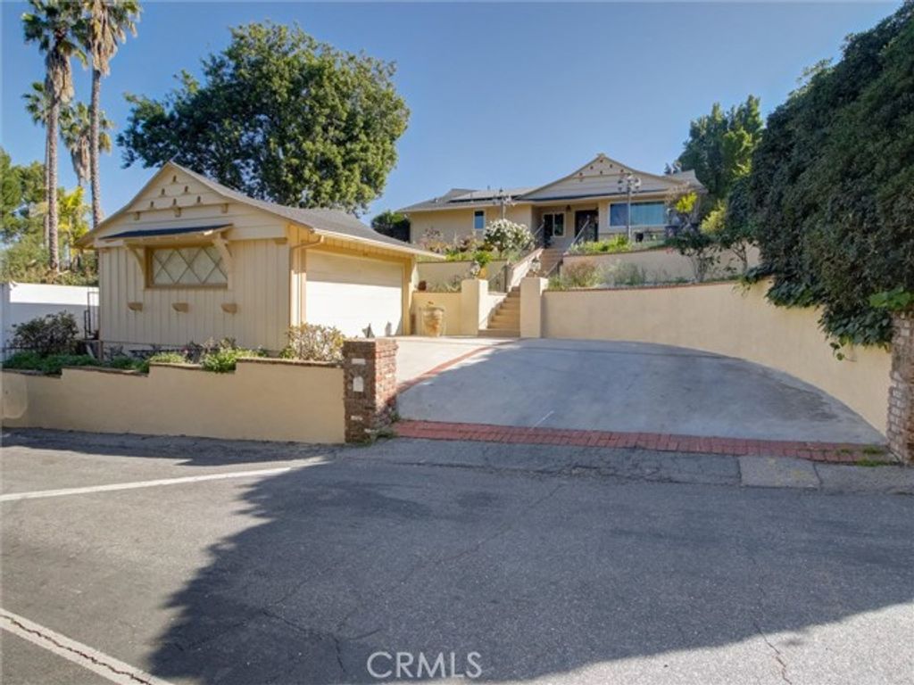 4148 Camino De La Cumbre, Sherman Oaks, CA 91423