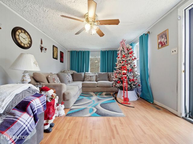 6405 Pine Grove Rd, Knoxville, TN 37914