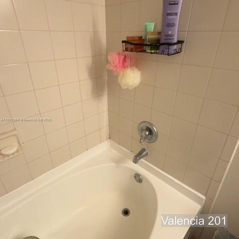 6001 SW 70th St 201, South Miami, FL 33143