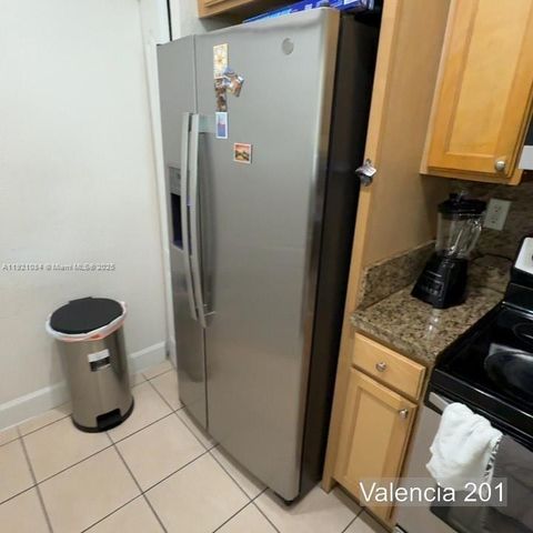 6001 SW 70th St 201, South Miami, FL 33143